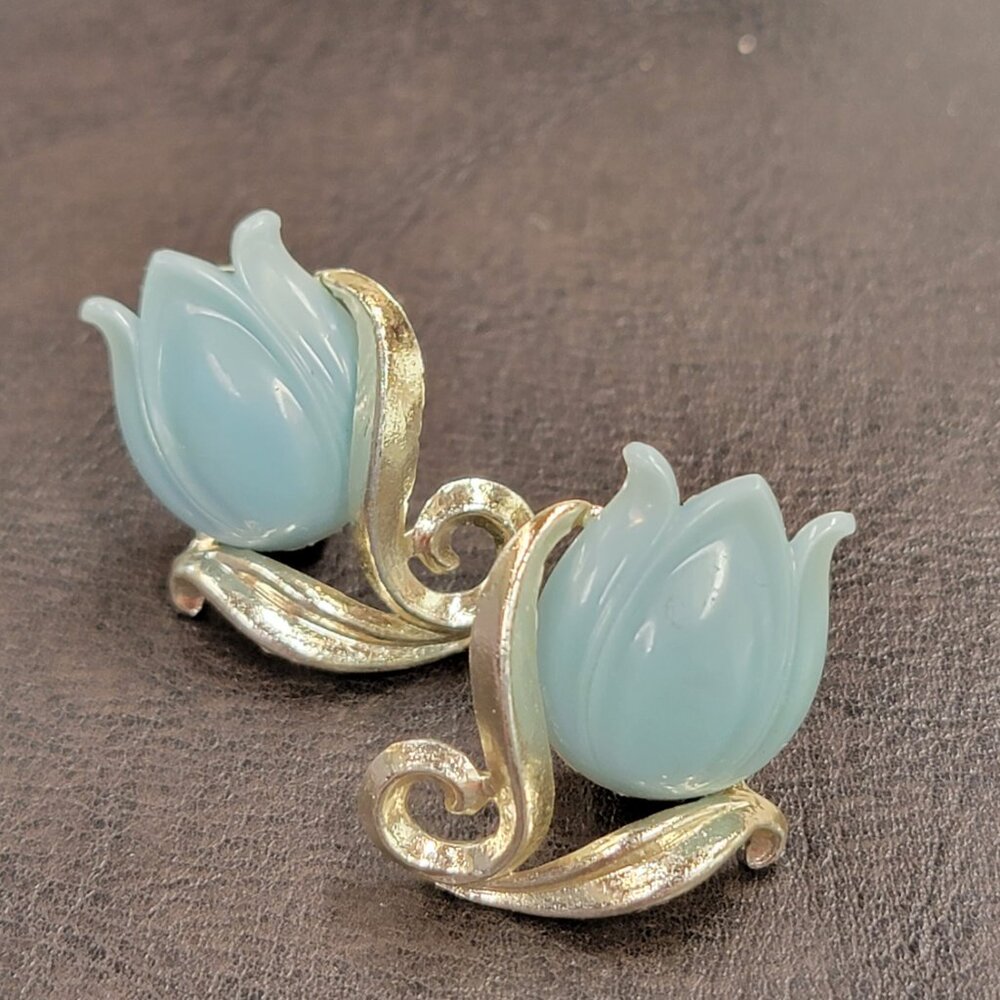 Blue Vintage Thermoset Tulip and Silvertone Enamel Clip-on Earrings